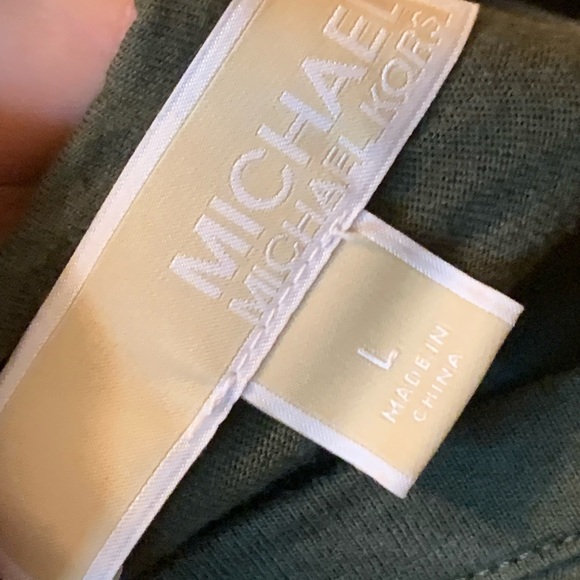 Michael Kors army green shirt, key hole neck, short sleeves, Sz L - Picture 6 of 7